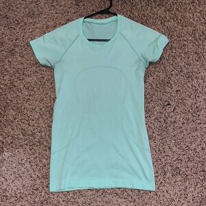 lululemon size 6 swiftly tech short sleeve shirt 2.0 in wild mint